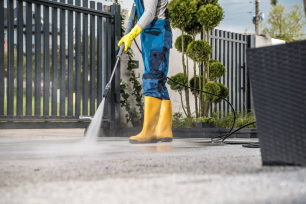 Best Fence Pressure Washing  in Farmersville, CA